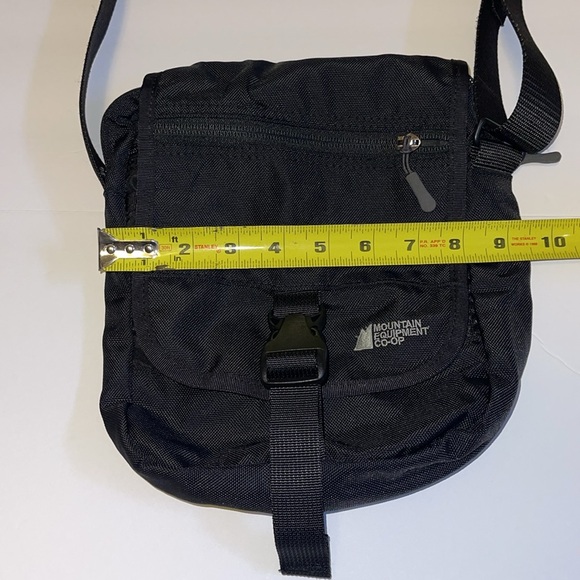 Mountain Equipment Coop M.E.C. Vintage Black Crossbody Bag - Picture 8 of 9
